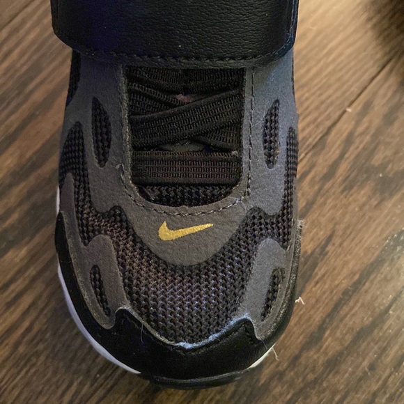 Nike Air Max 200 Velcro Sneakers - Picture 5 of 7